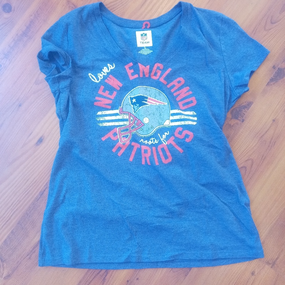 NFL women's NE patriots T